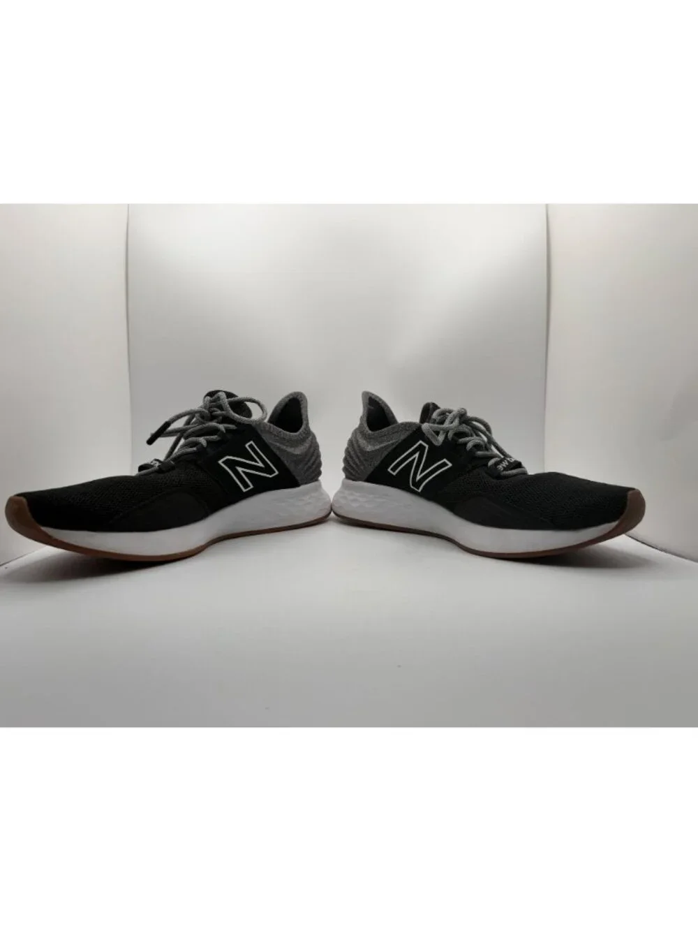 New Balance Fresh Foam Roav Sneakers Women Size 10 Black/Grey Low Top Lace Up - Picture 7 of 16